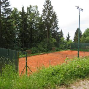 Obnovljeno teniško igrišče