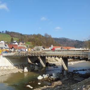Novi most čez Soro dobiva končno podobo.