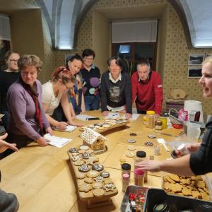 Delavnica peke in krašenja medenjakov z Ano Gantar