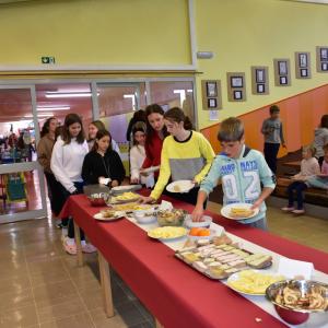 Samopostrežni tradicionalni slovenski zajtrk FOTO: UČENCI FOTOGRAFSKEGA KROŽKA