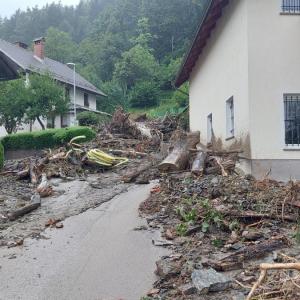 Mnoge ceste in ulice v središču so bile neprevozne. FOTO: ARHIV OBČINE