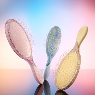 Krtača za lase WetBrush z bleščicami v rožnatem odtenk