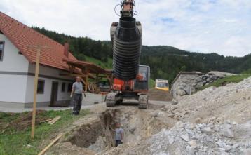 Gradnja kanalizacije v Visoki coni na Trebiji (dolomitna podlaga)