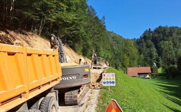 Odvoz materiala in ureditev odvodnjavanja. Foto: arhiv občine