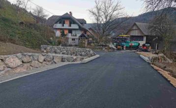 Ureditev struge potoka Trebišnik in ceste ob njej.