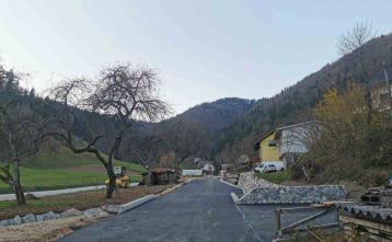 Ureditev struge potoka Trebišnik in ceste ob njej.