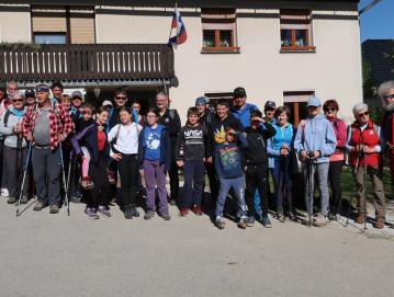Udeleženci Pomladnega pohoda FOTO: HERMINA JELOVČAN
