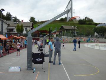 Ob dnevu slovenskega športa se je predstavilo veliko športnih društev. FOTO: JURE FERLAN