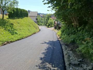 Obnovljeni odsek na cesti Hotavlje–Srednje Brdo FOTO: ARHIV KS GORENJA VAS