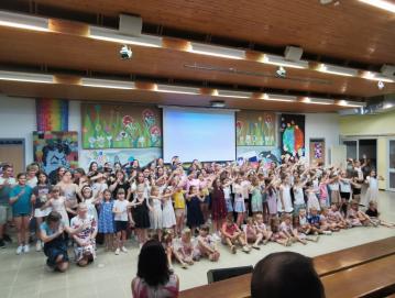 Mladi plesalci so odplesali v poletje. FOTO: LIDIJA RAZLOŽNIK ČEFERIN
