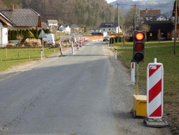 Dela na cesti Gorenja vas–Todraž FOTO: JURE FERLAN
