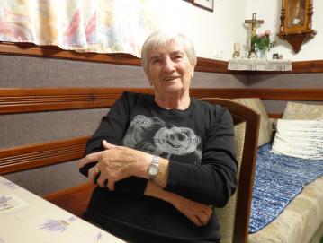 Ivana Oblak pri devetdesetih letih še vedno skrbi sama zase. FOTO: JURE FERLAN