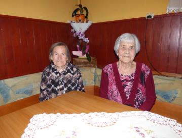 Prijateljstvo Jerice Justin (desno) in Marije Košir (levo) traja že devet desetletij. Foto: Jure Ferlan