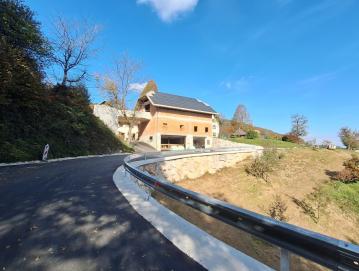 Tudi krajevna skupnost Poljane je v preteklem letu izvedla številne investicije. FOTO: ANTON DEBELJAK