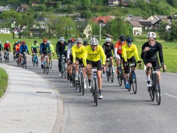 Dvanajsturnega dobrodelnega kolesarjenja se je letos udeležilo 216 kolesarjev. Foto: arhiv KD Belaunce