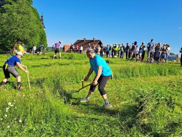 Tekmovanje v ročni košnji Foto: Janez Kacin