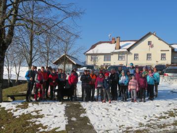 Udeleženci Zimskega pohoda, ki so ga tokrat preimenovali v Pohod za Matica Foto: Hermina Jelovčan
