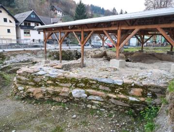 Za arheološko najdišče v Poljanah so pripravili projekt trajne sanacije. FOTO: TINA DOKL