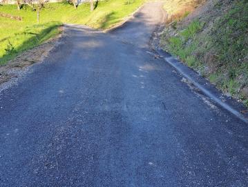 Cesta pri Poklarju FOTO: PETER PETERNEL