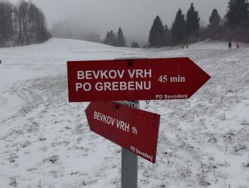 Pot bo pohodnike vodila tudi čez Bevkov vrh. FOTO: JURE FERLAN