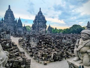 V četrtek, 26. marca, bomo odpotovali na indonezijske otoke. FOTO: ARHIV KNJIŽNICE