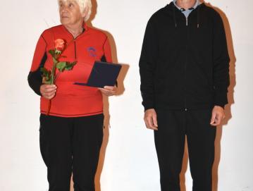 Nežka Trampuš je za svoje športno udejstvovanje prejela srebrno plaketo. FOTO: FOTO ŠTURM