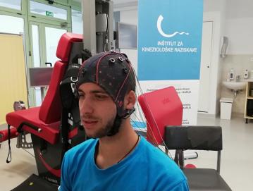 Merjenje elektrokortikalne aktivnosti možganov (EEG)