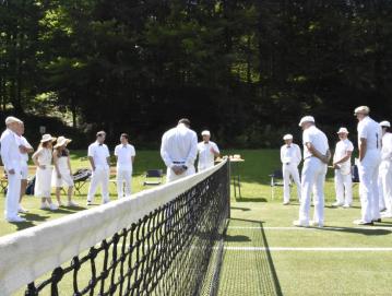 Tenis v belem na travnatem igrišču na Visokem FOTO: MIHA PUSTAVRH