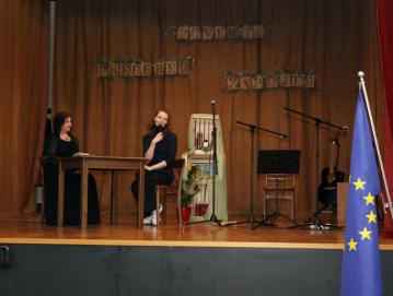 Osrednjo občinsko prireditev ob slovenskem kulturnem prazniku z naslovom Povem ti. Preberem. Zapojem. so pripravili v dvorani gasilskega doma na Trebiji. FOTO: VITO DEBELAK