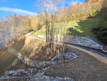 Obnovljeni odsek ceste v Krivem Brdu FOTO: ANTON JEREB