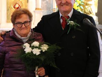 Zlatoporočenca Franc in Marica Krek v leskovški cerkvi FOTO: ARHIV DRUŽINE KREK