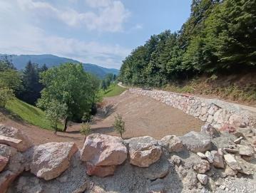 Končuje se obnova lokalne ceste Poljane–Smoldno–Gabrška Gora. FOTO: IGOR KRŽIŠNIK