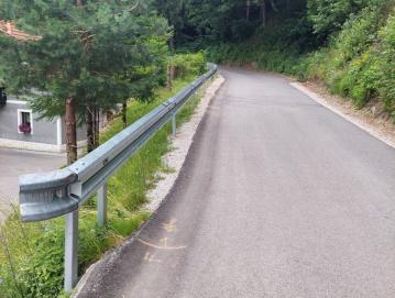 Nova ograja na odseku Murave maln na lokalni cesti Murave–Žetina. FOTO: ARHIV OBČINE