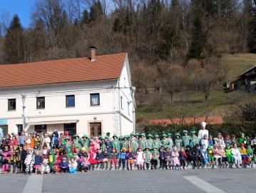 Pustne šeme na Trgu Ivana Regna. Foto: arhiv vrtca