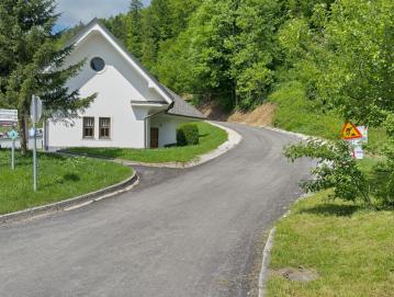 Na Gabrški Gori nadaljujejo obnovo ceste. Foto: Jure Ferlan