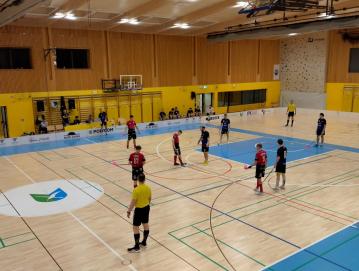 V soboto, 15. marca, je športna dvorana v Gorenji vasi gostila polfinale državnega prvenstva v floorballu. FOTO: JURE FERLAN