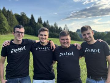Ansambel Jazbeci sestavljajo (z leve): Nejc Peternelj, Tadej Dolenec, Aleš Demšar in Blaž Križnar. FOTO: ARHIV ANSAMBLA