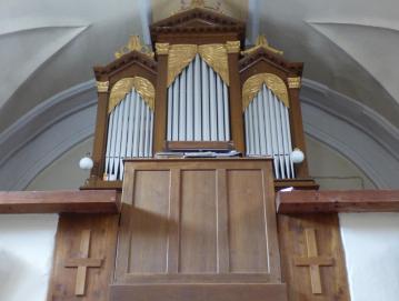 Orgle iz leta 1941 so vgrajene v ohišje Rojčevih orgel iz srede 19. stoletja.