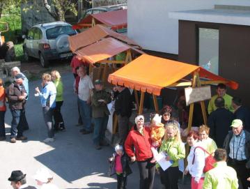 Člani društva Resje svoje izdelke ponujajo tudi na lokalnih dogodkih. Foto: Alojz Krek