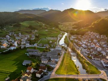 Gorenja vas v Poljanski dolini