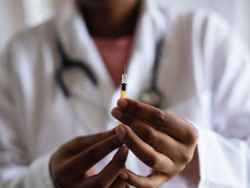 Poziv ZD Domžale za prijavo na cepljenje proti COVID-19