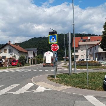 Slika za novico ZA VEČJO VARNOST PEŠCEV JE ZAČEL DELOVATI NOV INTELIGENTNI PROMETNI SISTEM 