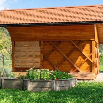 Čebelnjak na Levčevi domačiji, foto: Ivan Marjanović