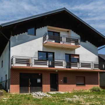 Slika za novico Vabilo lastnikom hiš z neizkoriščenimi bivalnimi površinami k sodelovanju v raziskavi