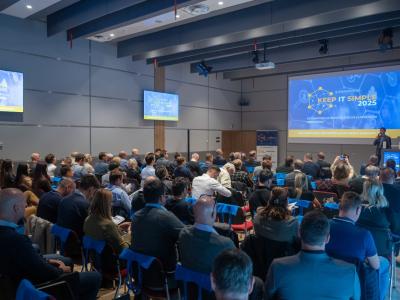 KEEP IT SIMPLE 2025 - Tehnologija, ki poenostavlja - ljudje, ki povezujejo