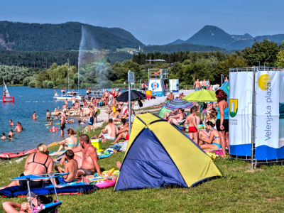 Velenjska mestna plaža je med obiskovalci zlasti v teh dneh zelo priljubljena. (Foto: Branko Čumurdžić, Velenje.si)