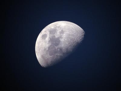 Kakšno je površje Lune? Do konca leta lahko preverite v vitanjskem Centru Noordung. (Foto: Pixabay)