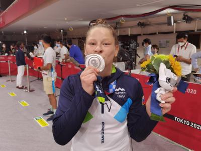 Tina Trstenjak je olimpijska podprvakinja v kategoriji do 63 kilogramov. (Foto: TW Slovenian olympic team)