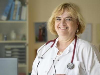 Dr. Nataša Podbregar je prejemnica naziva Moj družinski zdravnik leta. (Foto: revija Viva)