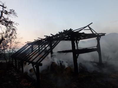 V požaru je za 50 tisoč evrov škode. (Foto: PU Maribor)